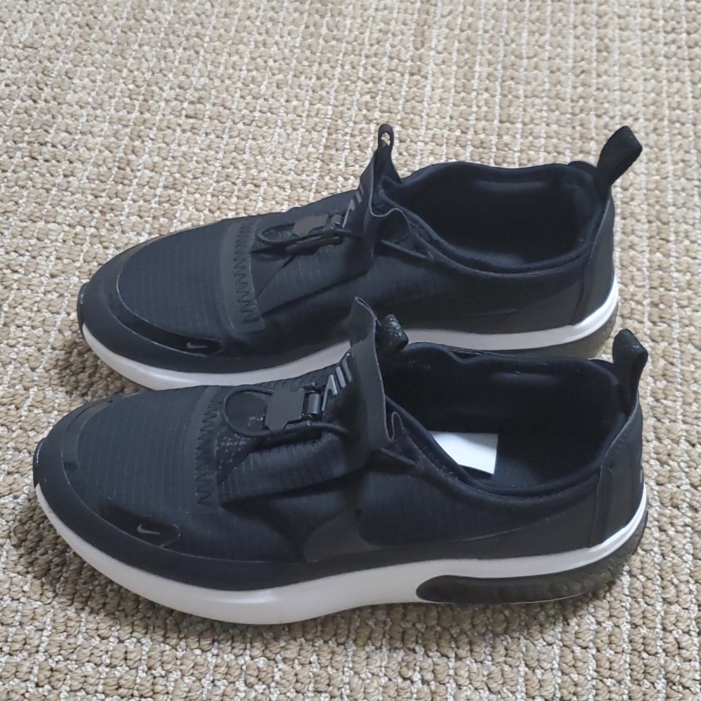 Nike AirMax Black and White Sneakers